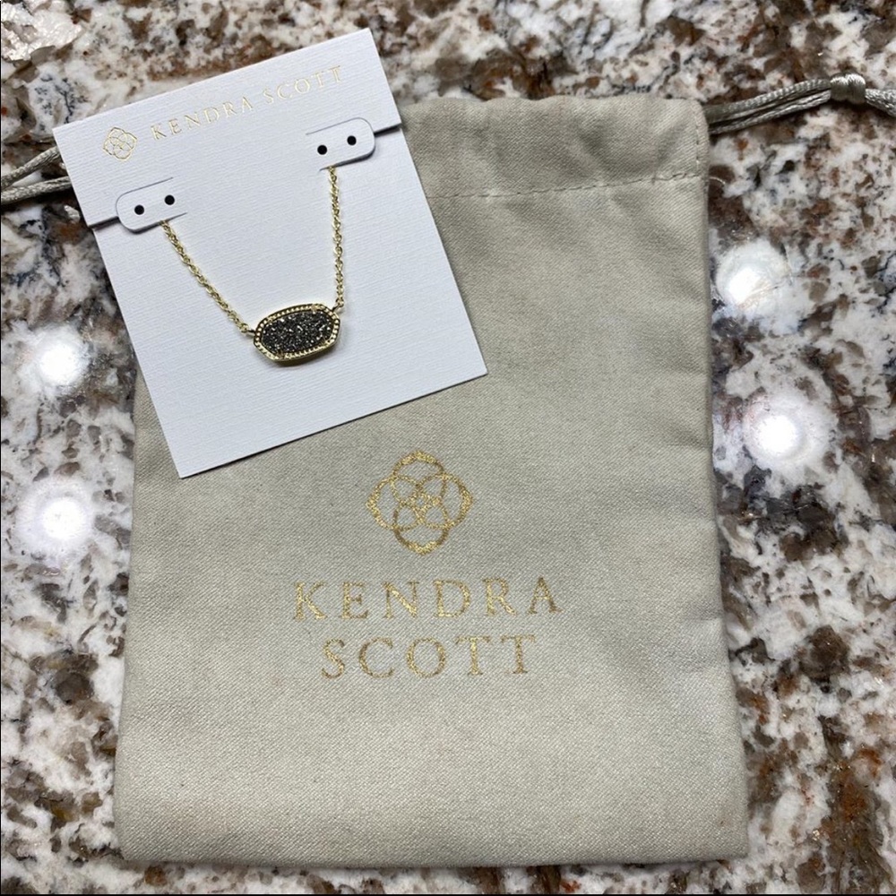 Kendra Scott necklace